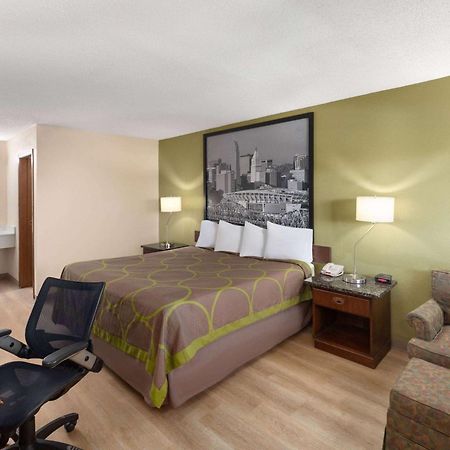 Super 8 By Wyndham Fort Mitchell Cincinnati Area Exteriör bild