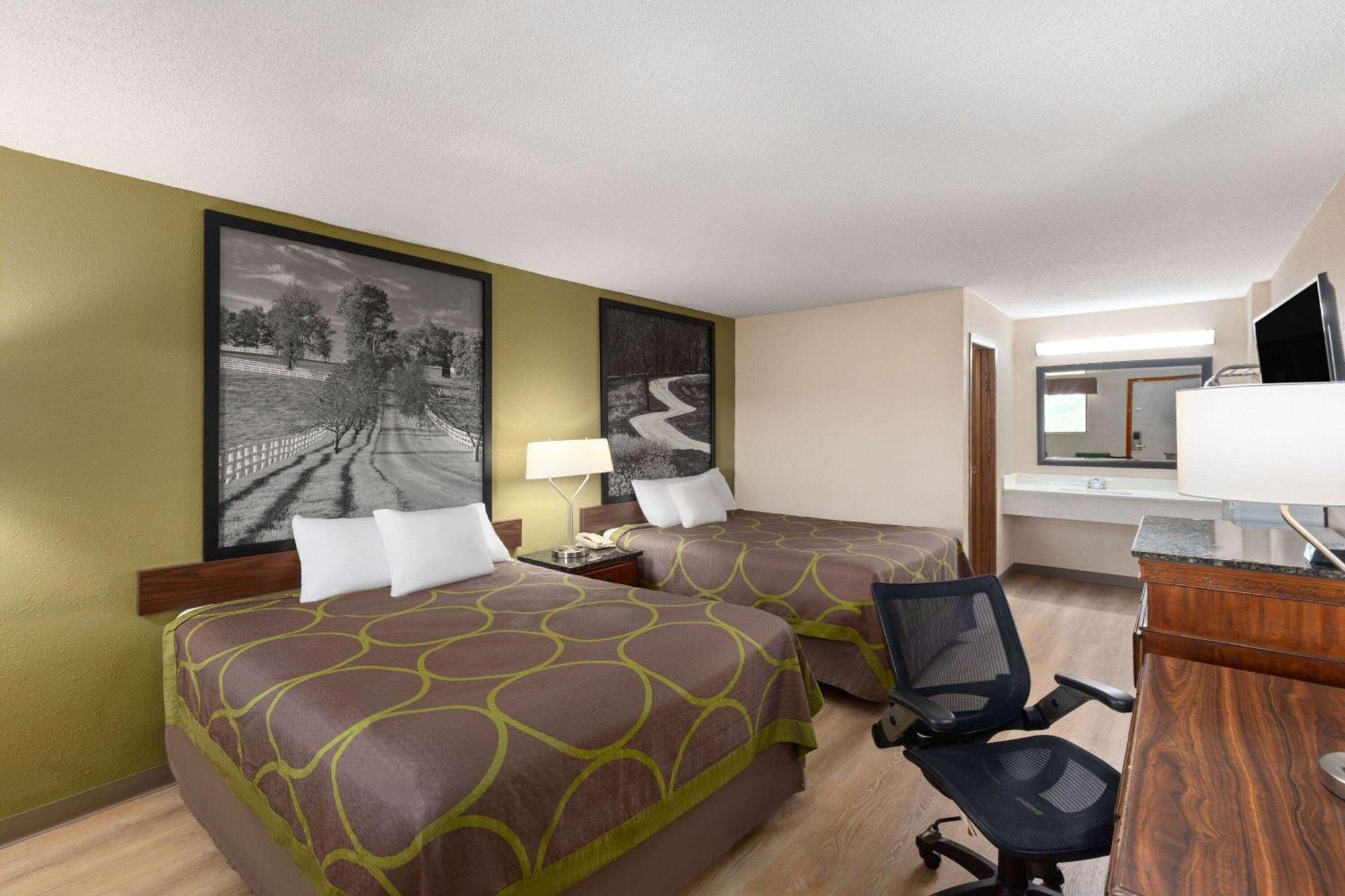 Super 8 By Wyndham Fort Mitchell Cincinnati Area Exteriör bild