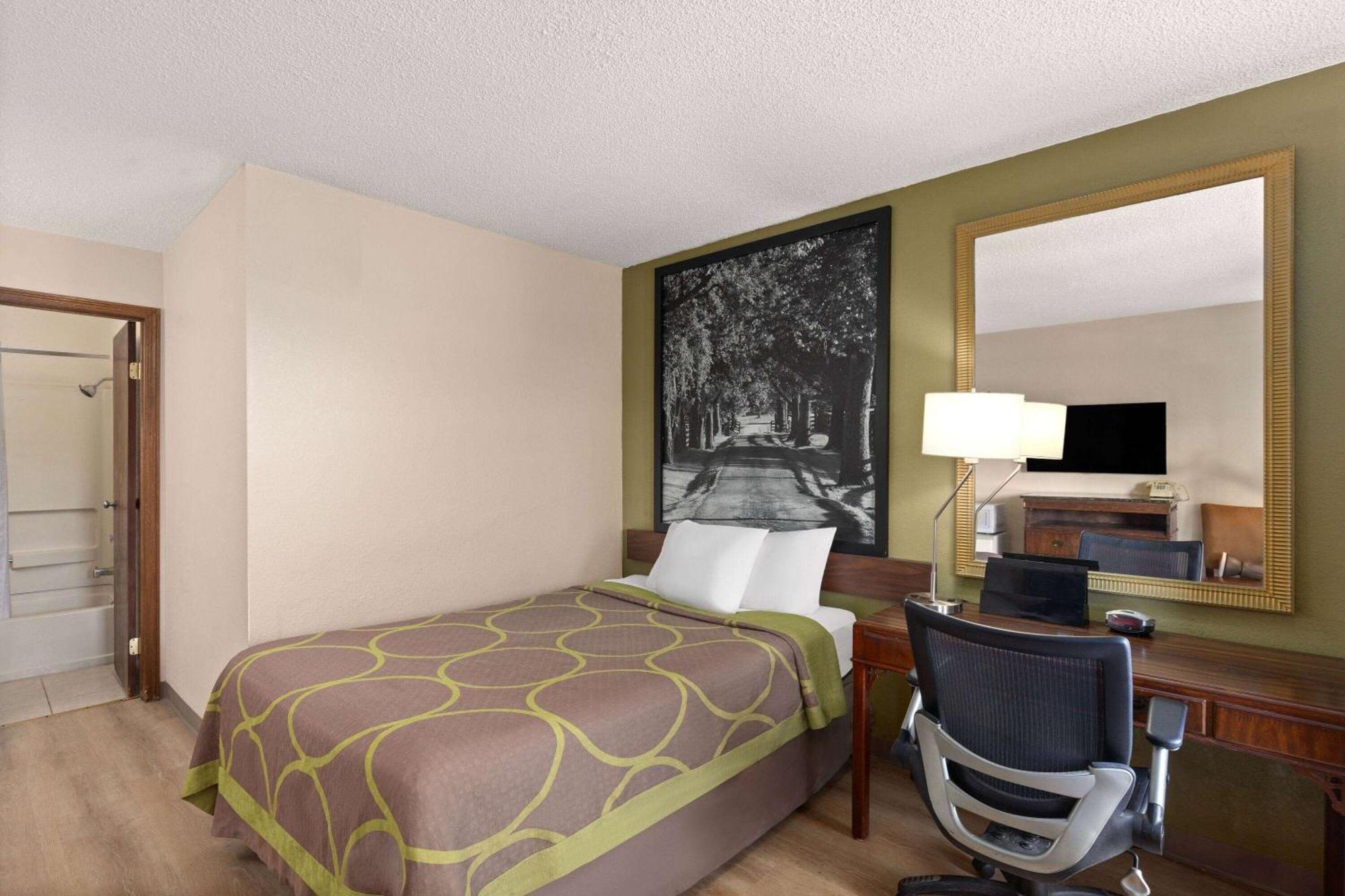 Super 8 By Wyndham Fort Mitchell Cincinnati Area Exteriör bild