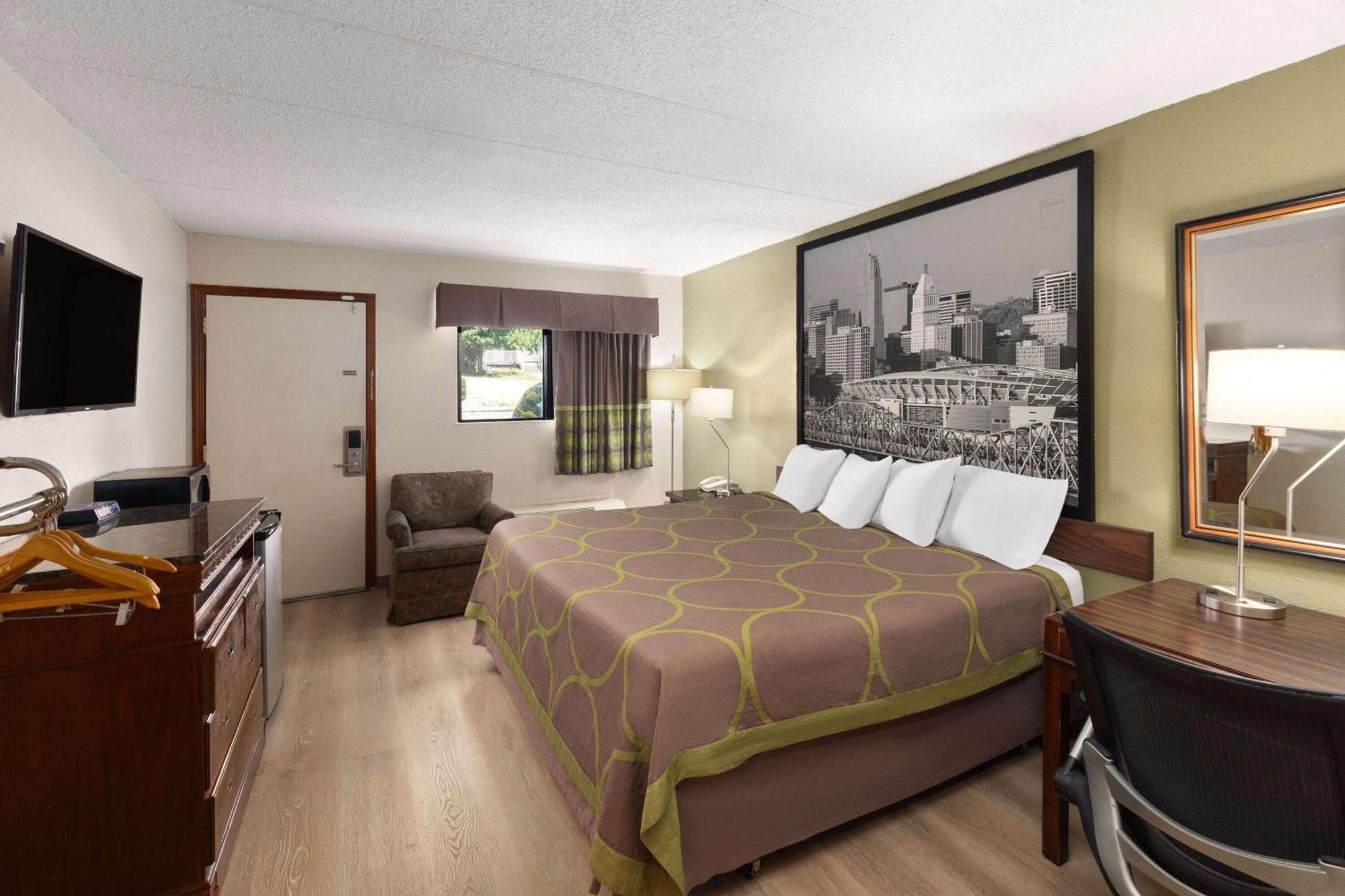 Super 8 By Wyndham Fort Mitchell Cincinnati Area Exteriör bild