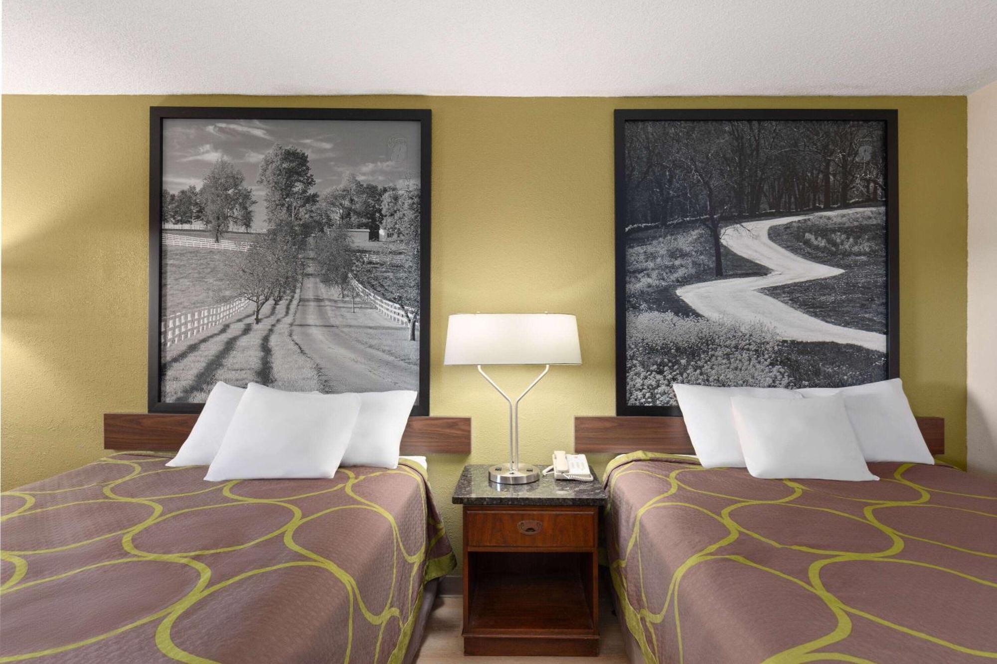 Super 8 By Wyndham Fort Mitchell Cincinnati Area Exteriör bild