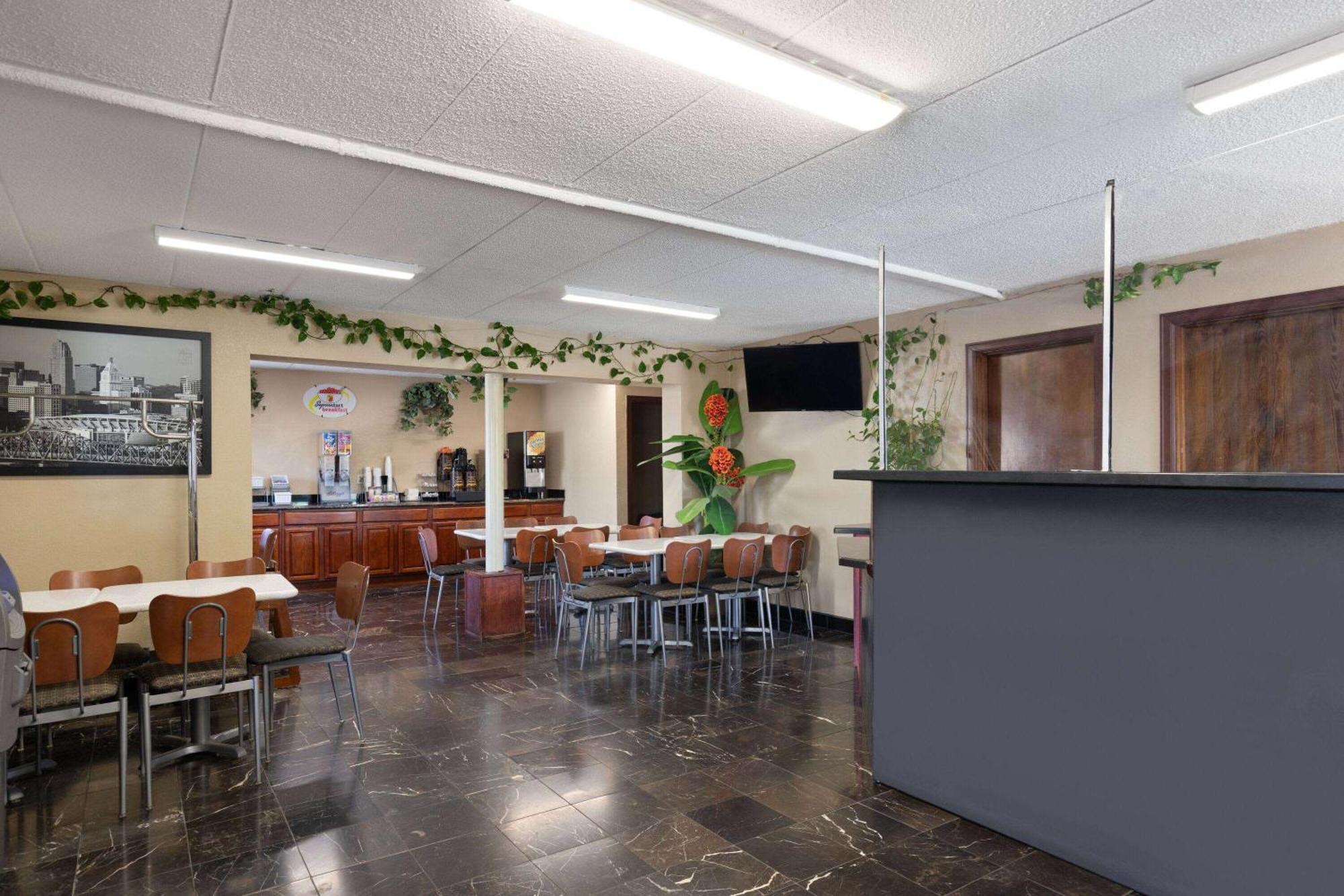 Super 8 By Wyndham Fort Mitchell Cincinnati Area Exteriör bild