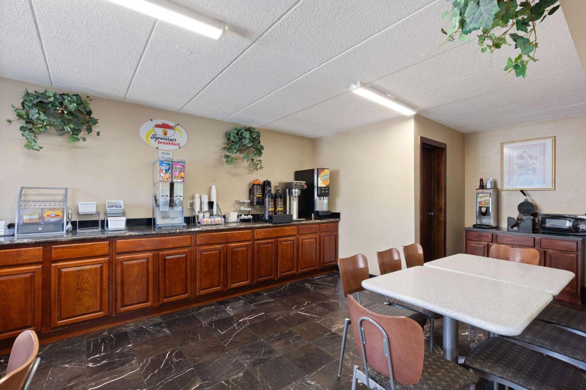 Super 8 By Wyndham Fort Mitchell Cincinnati Area Exteriör bild